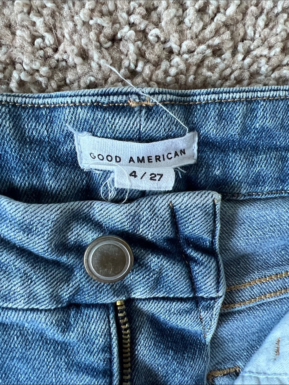 Good American Straight Leg Ripped Blue Jeans - Picture 2 of 10
